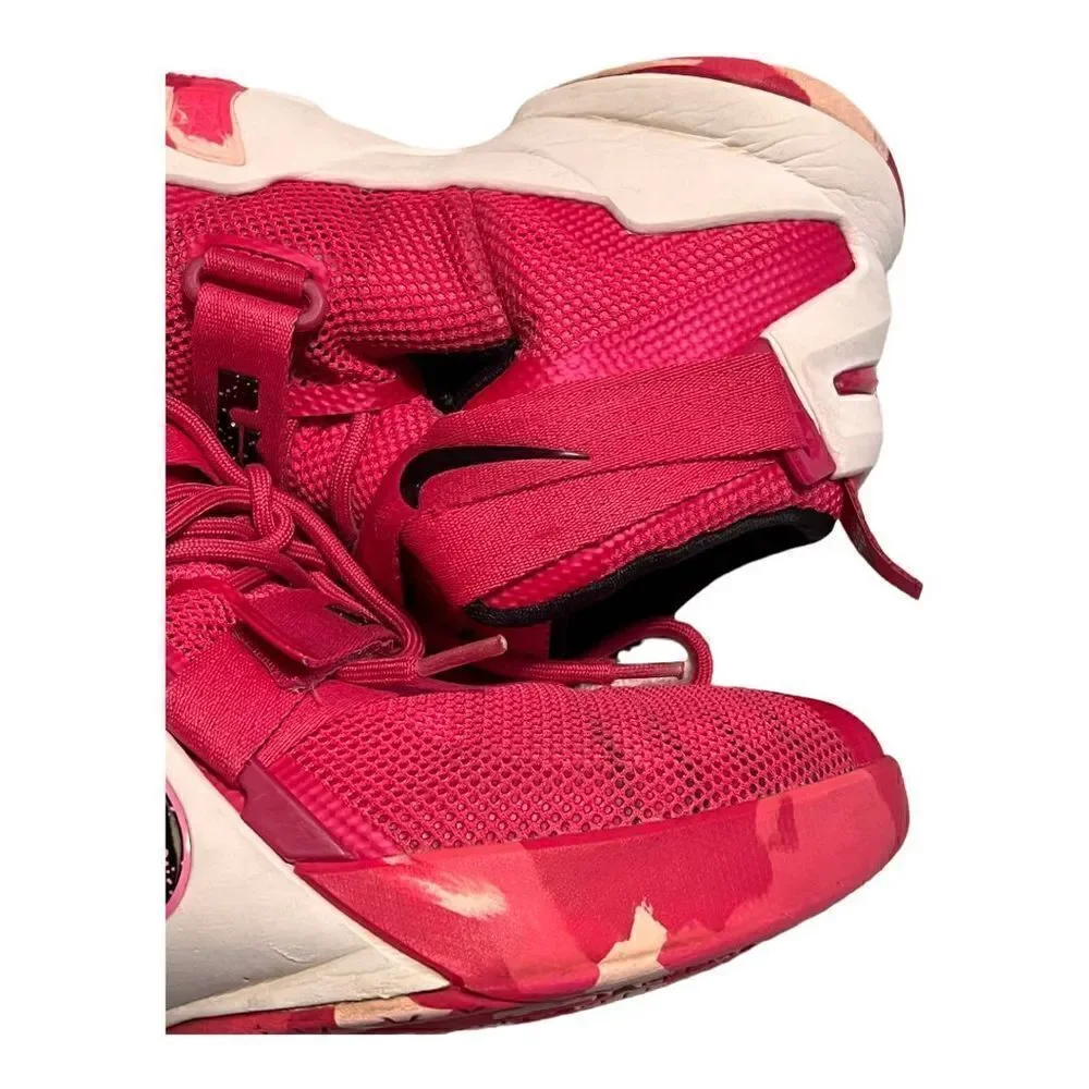 NIKE Youth Lebron Soldier IX Basketball Shoe